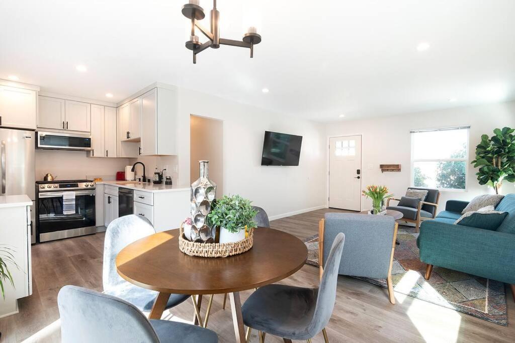 Casa vacanze Beautiful 3 Bed 1 Bath Designer + Hot Tub *