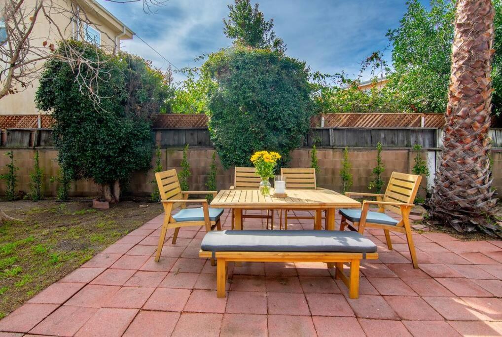 Beautiful 3 Bed 1 Bath Designer + Hot Tub Casa vacanze Los Angeles